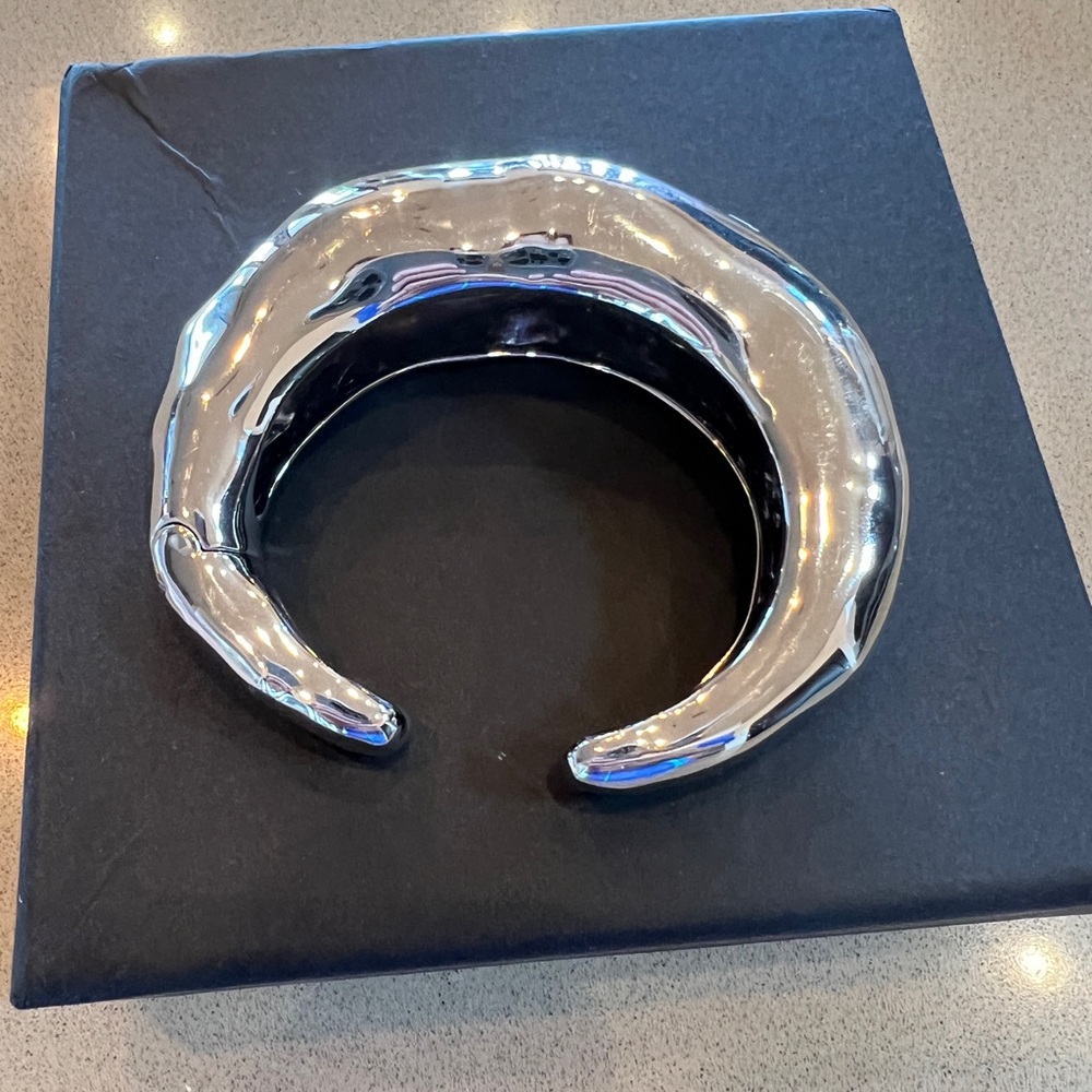 Chic Silver Crescent Bangle